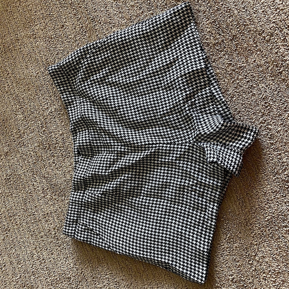 Forever 21 black and white shorts